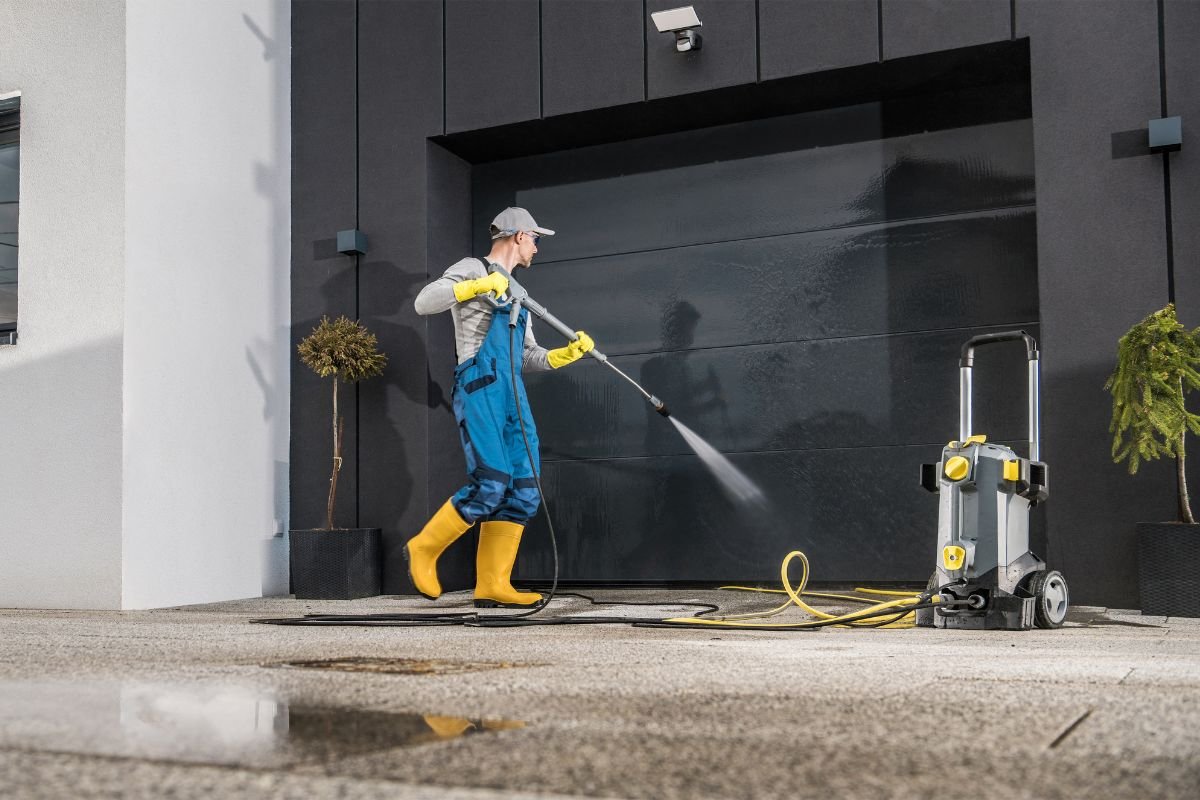 Commercial Building Washing